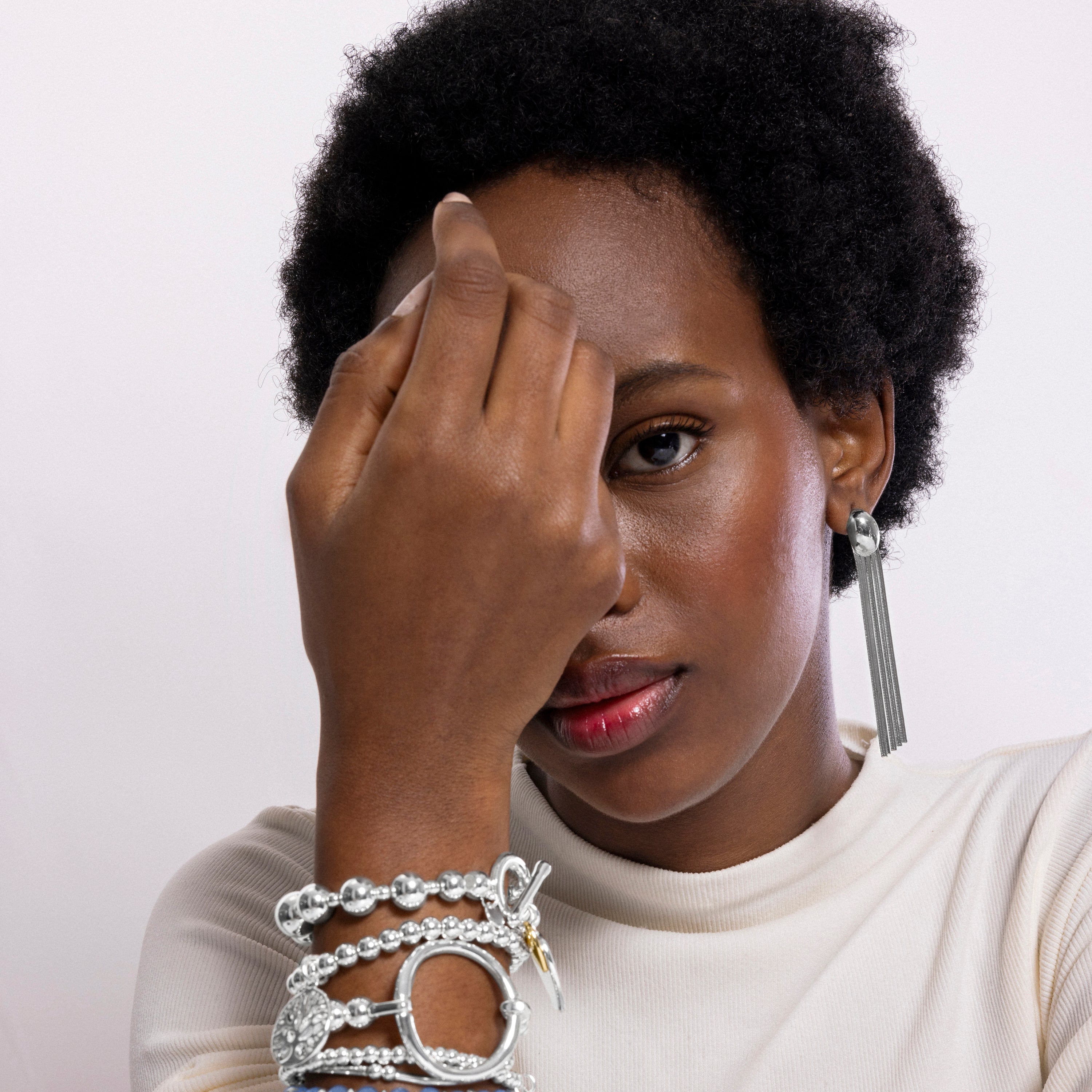 Pendientes acabados en rodio - Dakne