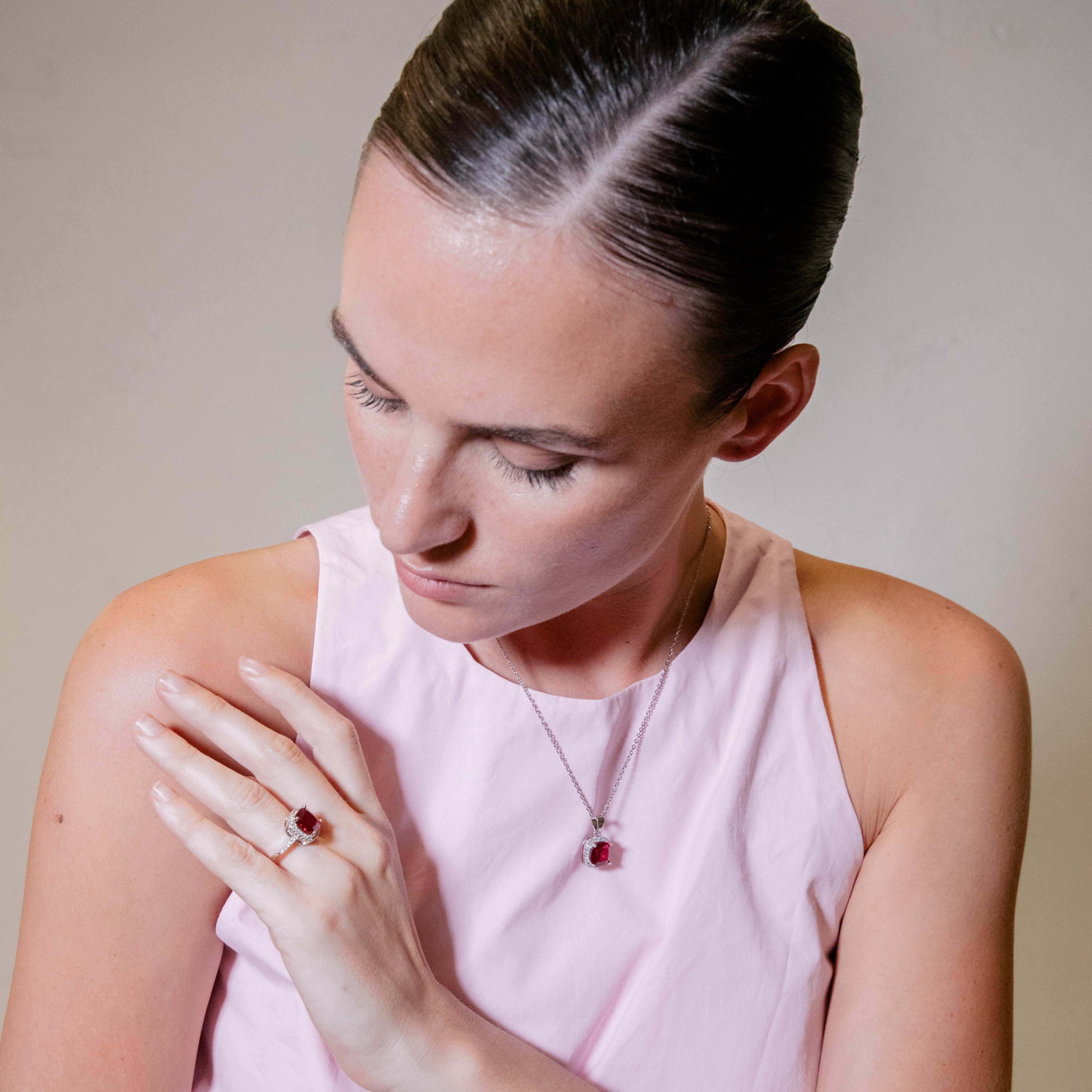 Collar de Circonita Rubí acabado en rodio - Kada