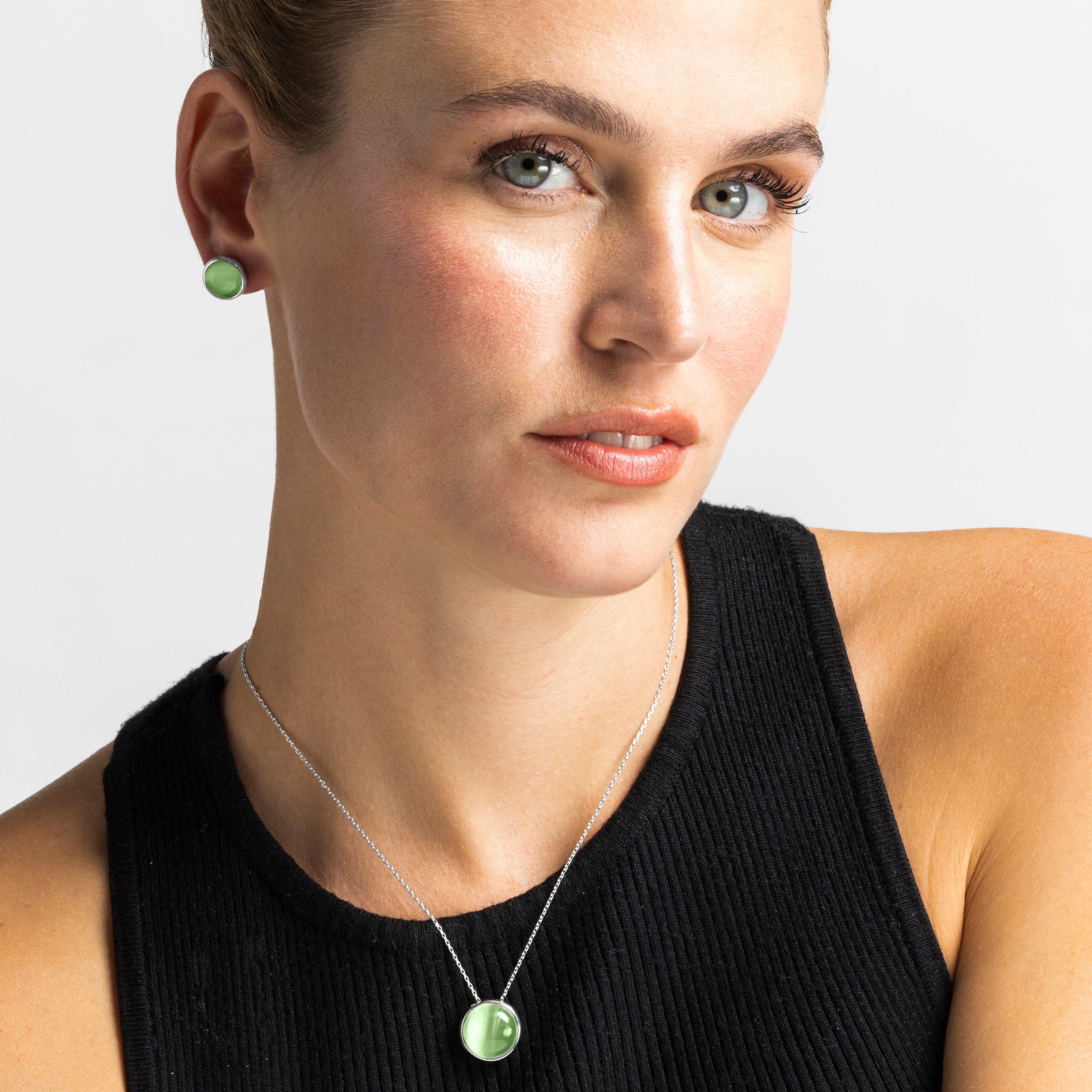 Collar con Ojo de Gato Verde acabado plata - Itna