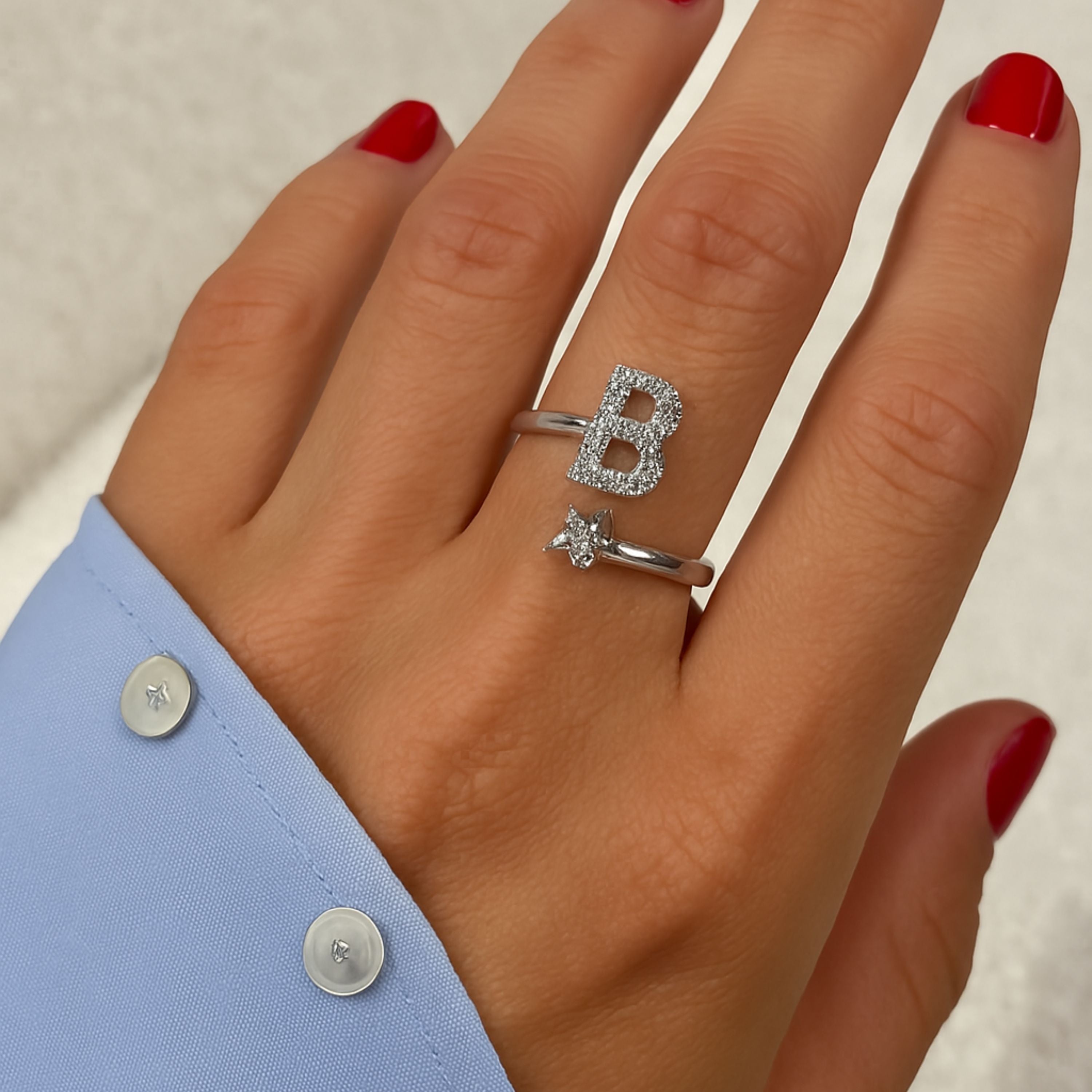 Anillo con circonita brillante acabado plata - Alphabet