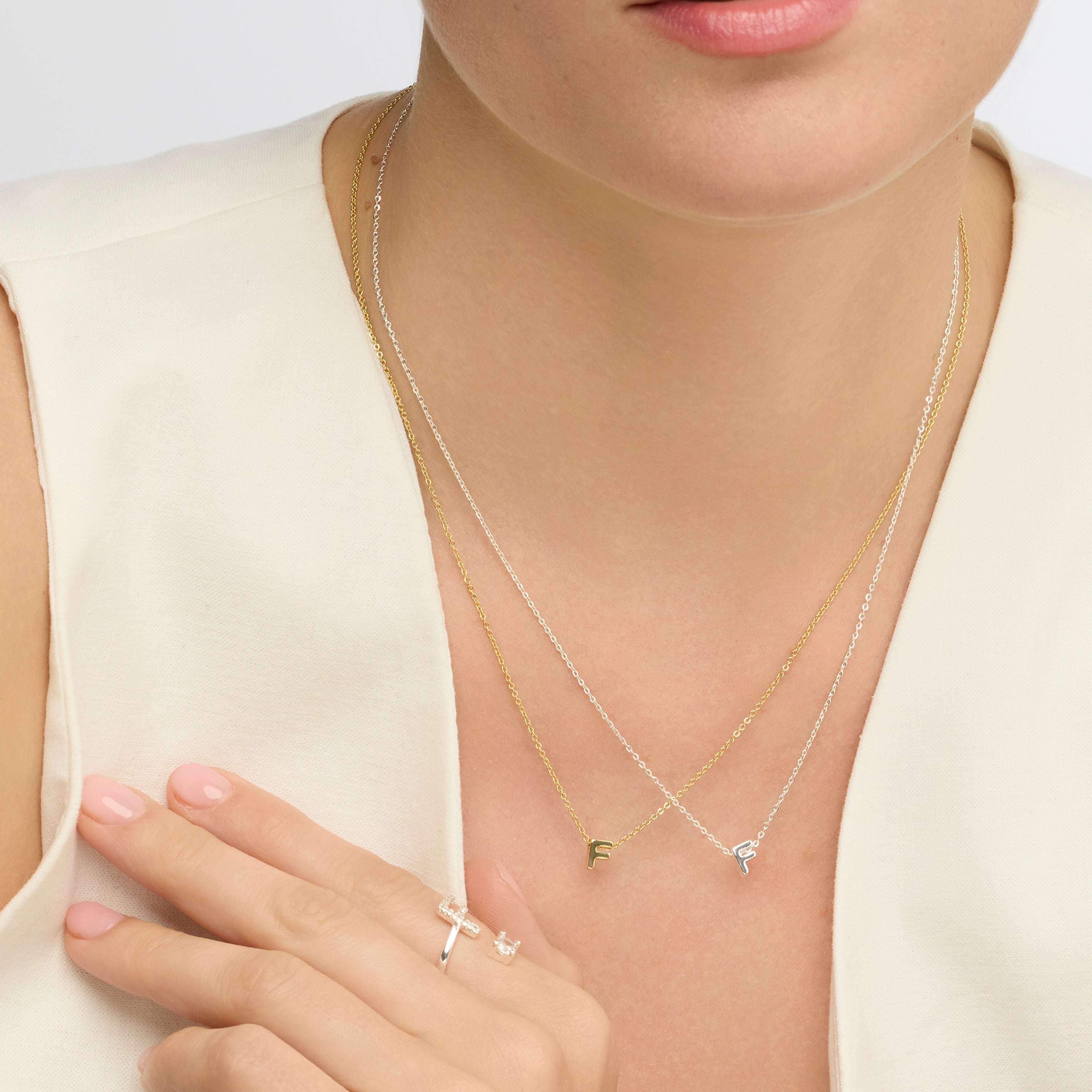 Anillo con circonita brillante acabado plata - Alphabet