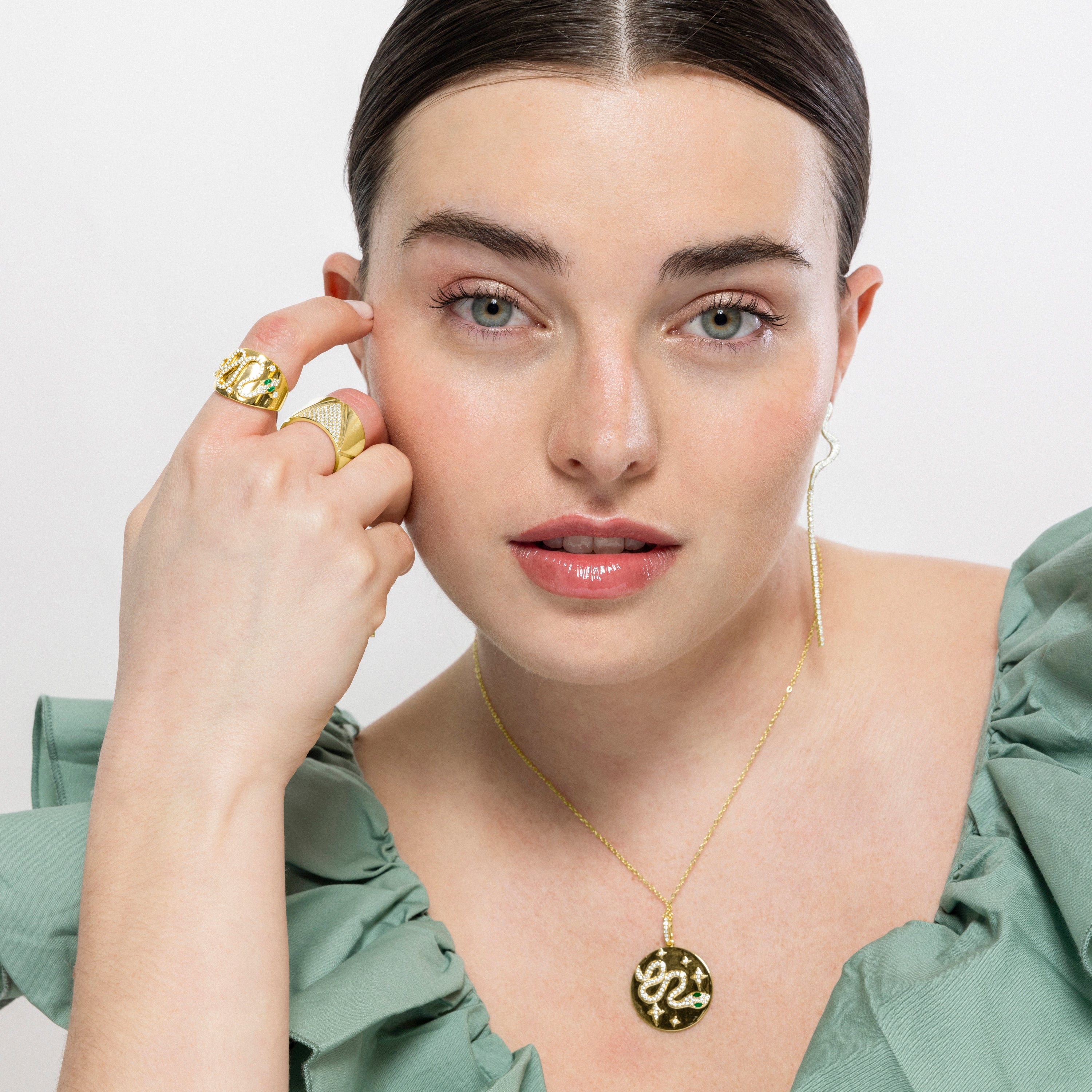 Anillo de Plata de Ley 925 y Circonita Brillante acabado en oro amarillo de 18k - Keeli