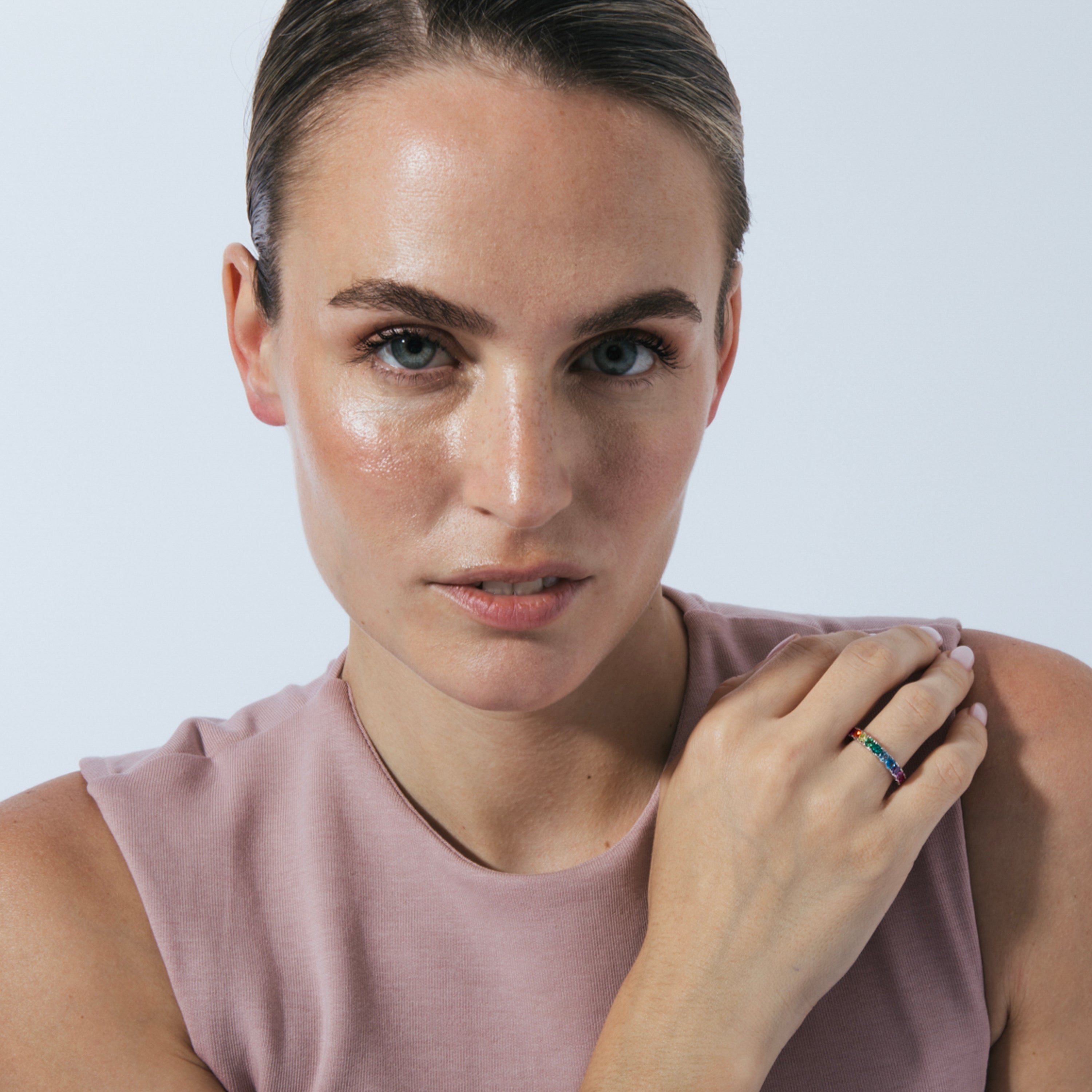 Anillo de Plata de Ley 925 y Circonita Multicolor acabado en oro amarillo 18k - Gonlet