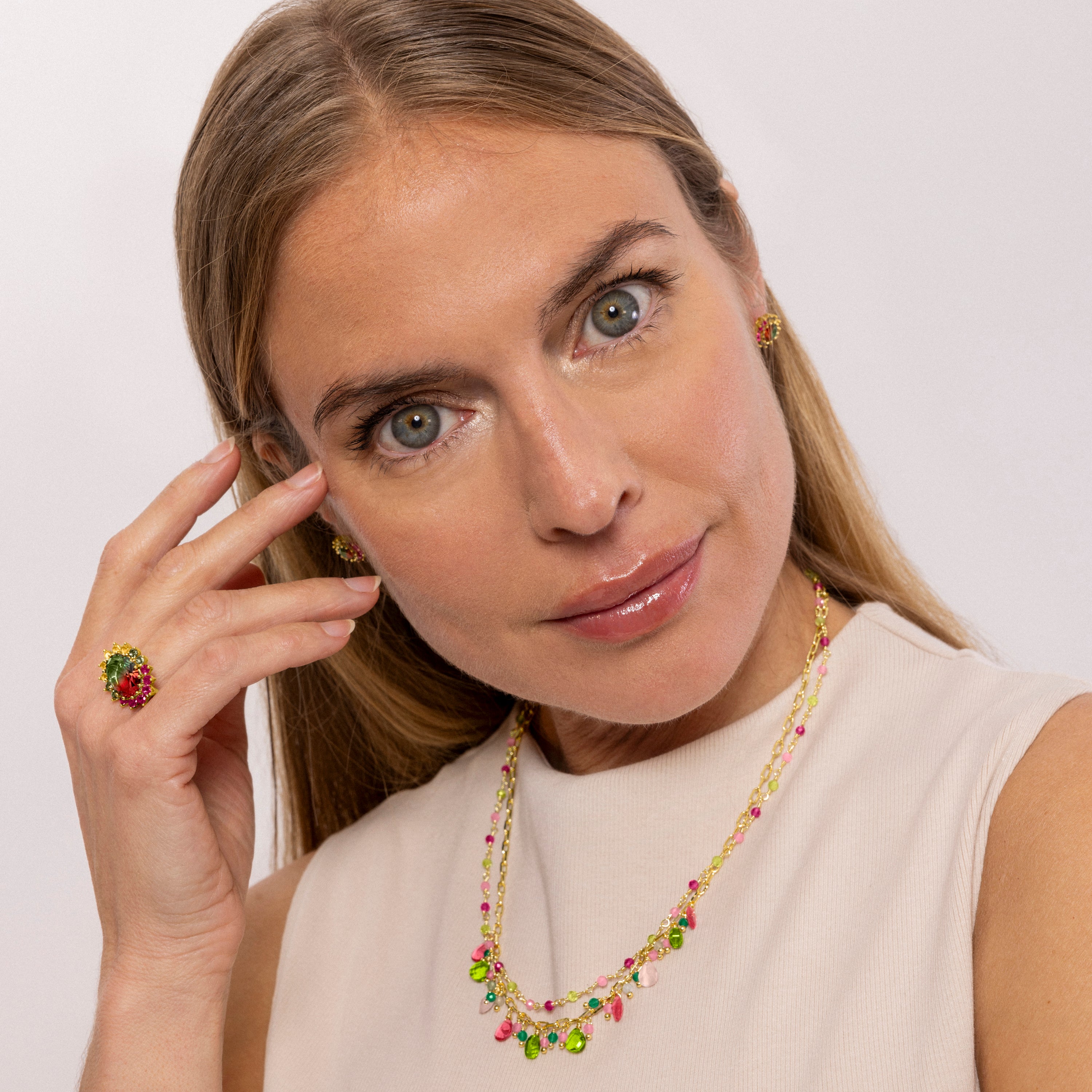 Anillo de Plata de Ley 925 y Turmalina Verde acabado en oro amarillo de 18k - Rotha