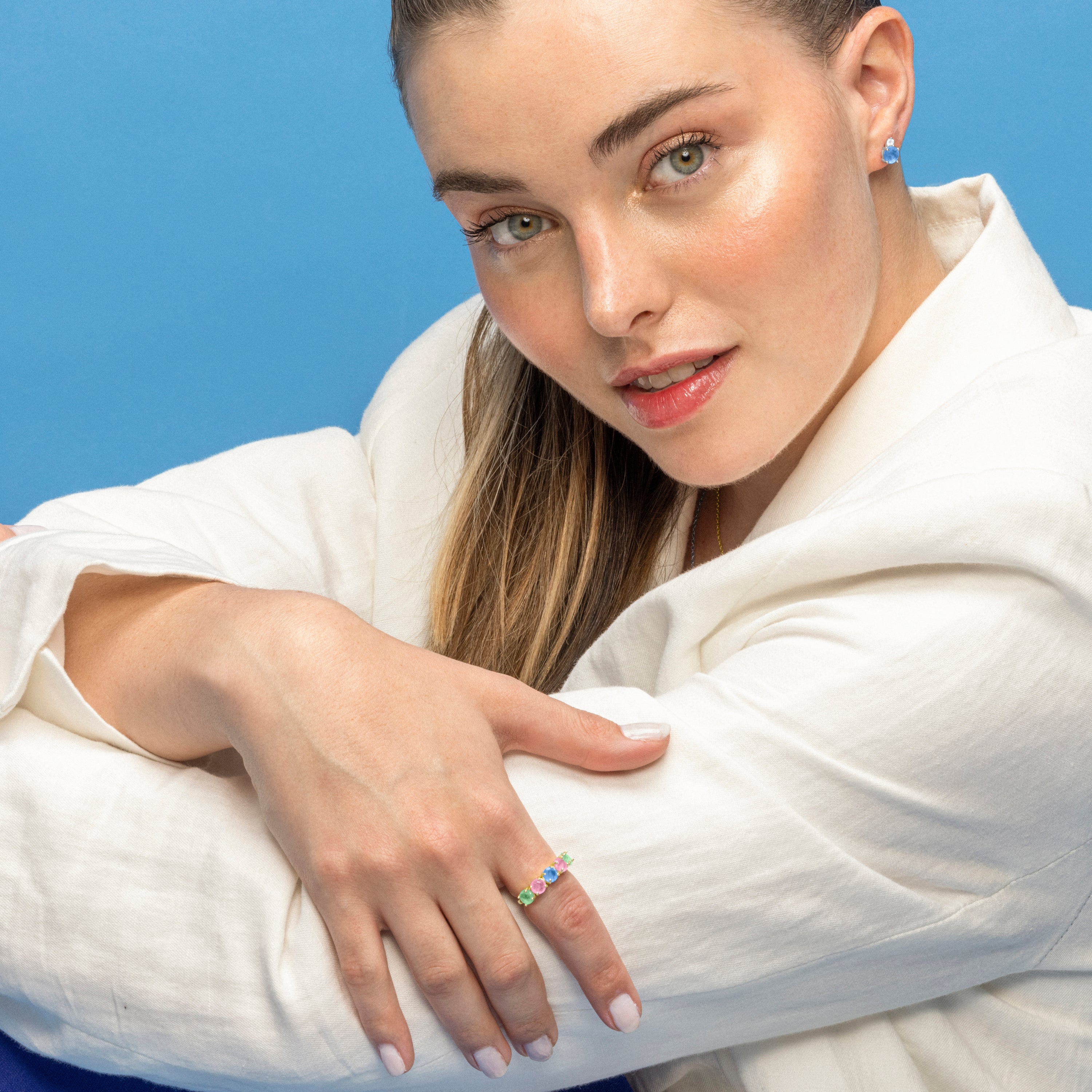 Anillo de Plata de Ley 925 y Circonita Multicolor acabado oro 18k - Akma